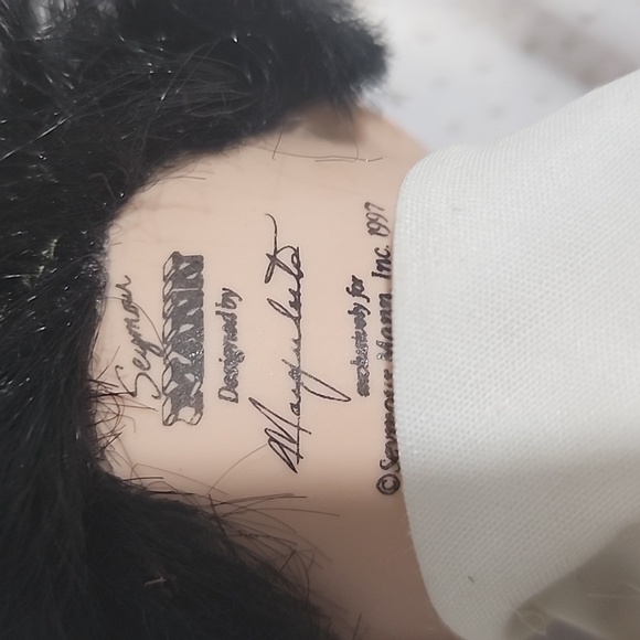 Vintage Seymour Mann 1997 Collectable Asian Porcelain Doll - Picture 7 of 7